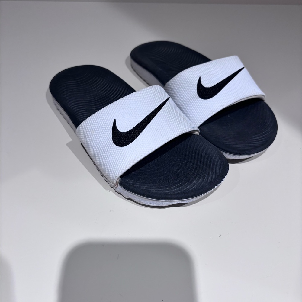 Nike Black and White Comfort Slides kawa pool size 12